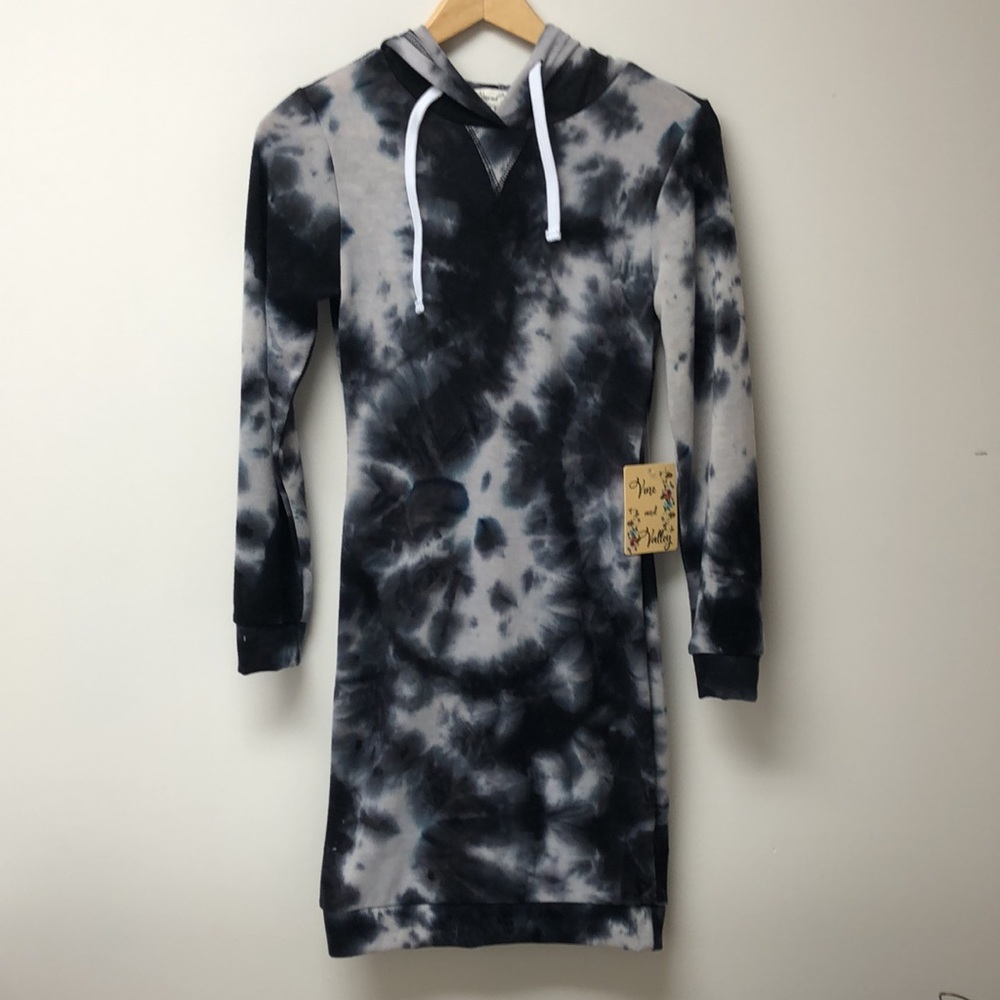 Vine & Valley Tunic. Medium